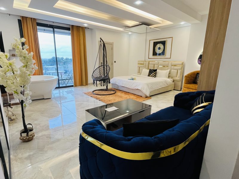 Golden Luxury Suite
